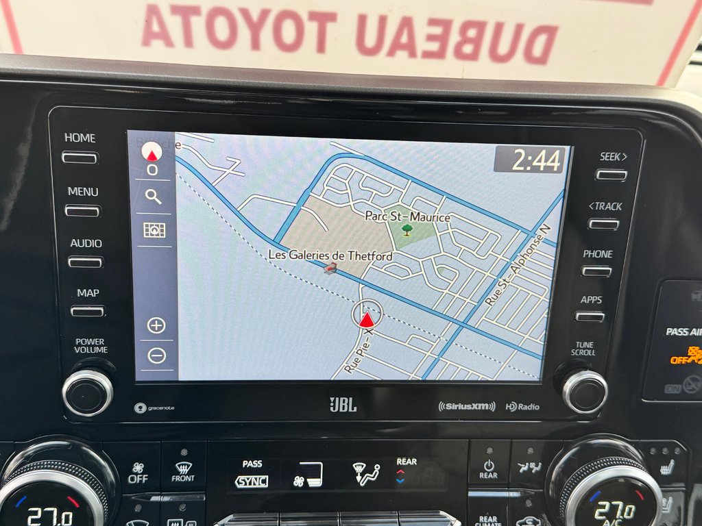 2022 Toyota Highlander LIMITED / BARRE DE TOIT / 7 PASSAGERS / HITCH D'ORIGINE / in Thetford Mines, Quebec - 49 - w1024h768px