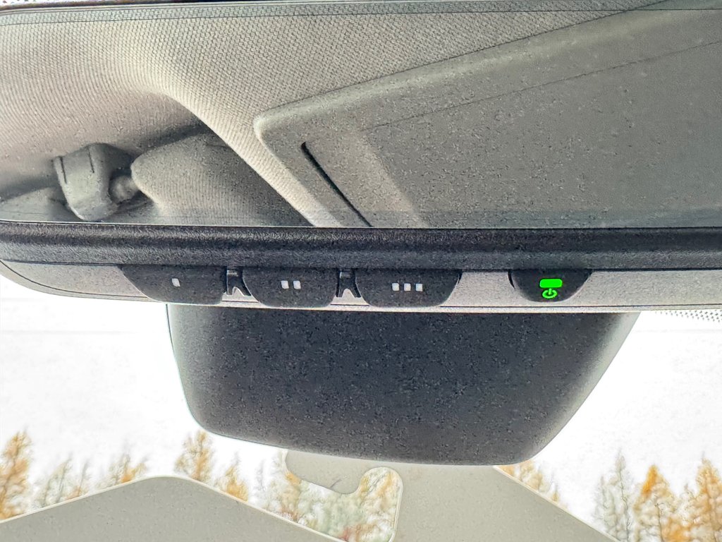 2022 Toyota Highlander LIMITED / BARRE DE TOIT / 7 PASSAGERS / HITCH D'ORIGINE / in Thetford Mines, Quebec - 60 - w1024h768px