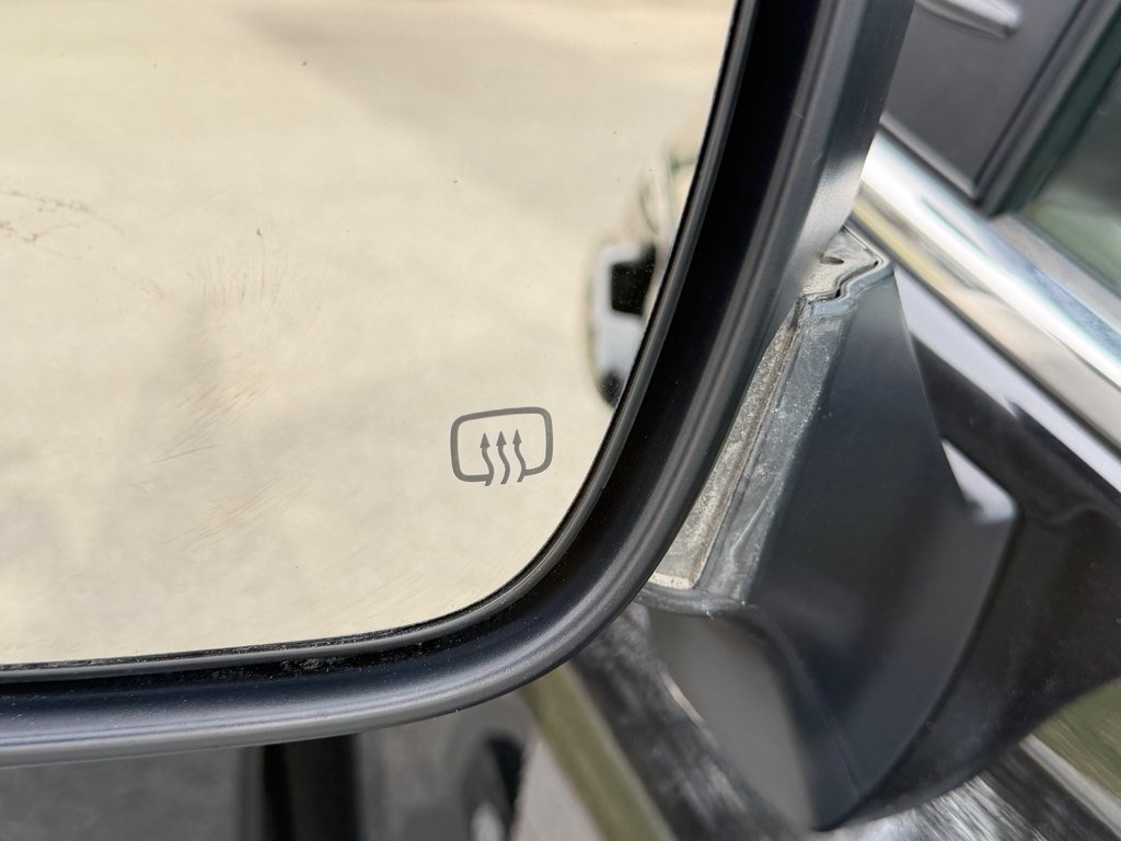 2022 Toyota Highlander LIMITED / BARRE DE TOIT / 7 PASSAGERS / HITCH D'ORIGINE / in Thetford Mines, Quebec - 31 - w1024h768px