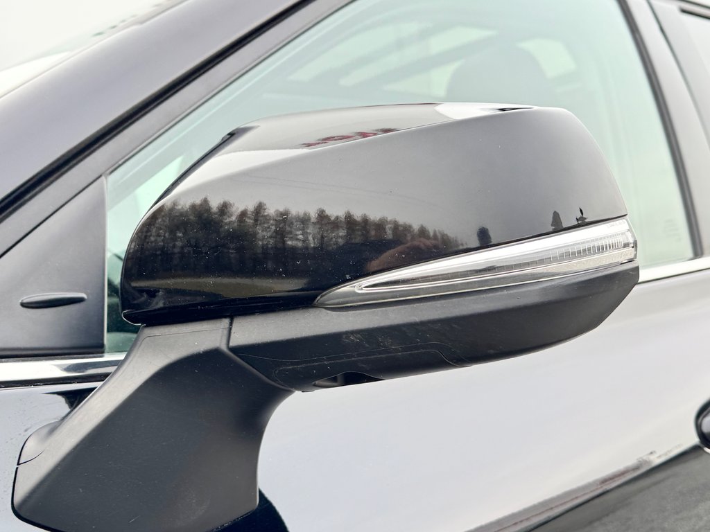 2022 Toyota Highlander LIMITED / BARRE DE TOIT / 7 PASSAGERS / HITCH D'ORIGINE / in Thetford Mines, Quebec - 18 - w1024h768px