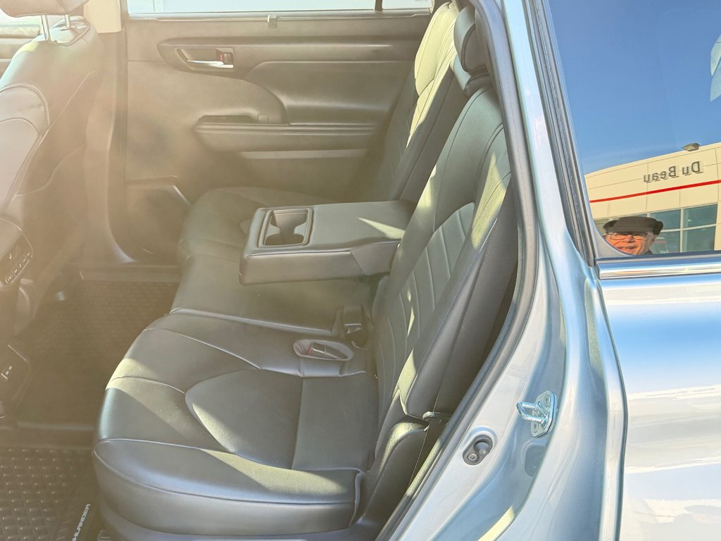 Toyota Highlander XLE AWD / MEILLEUR VUS SUR LA MARCHÉ / 2022 à Thetford Mines, Québec - 56 - w1024h768px