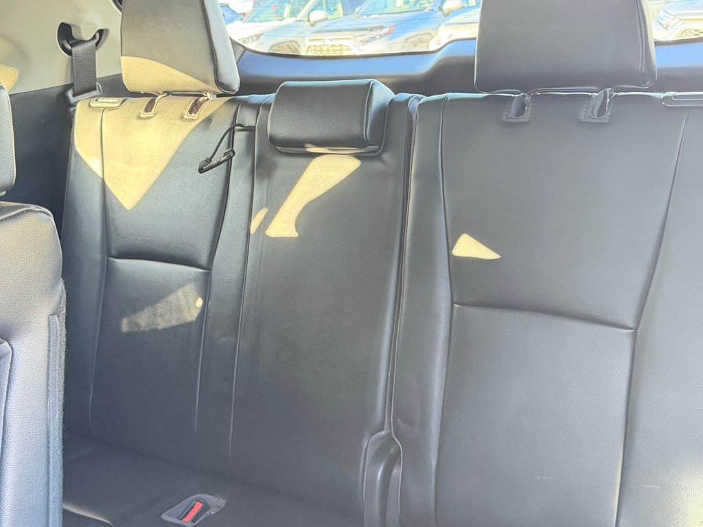 Toyota Highlander XLE AWD / MEILLEUR VUS SUR LA MARCHÉ / 2022 à Thetford Mines, Québec - 60 - w1024h768px