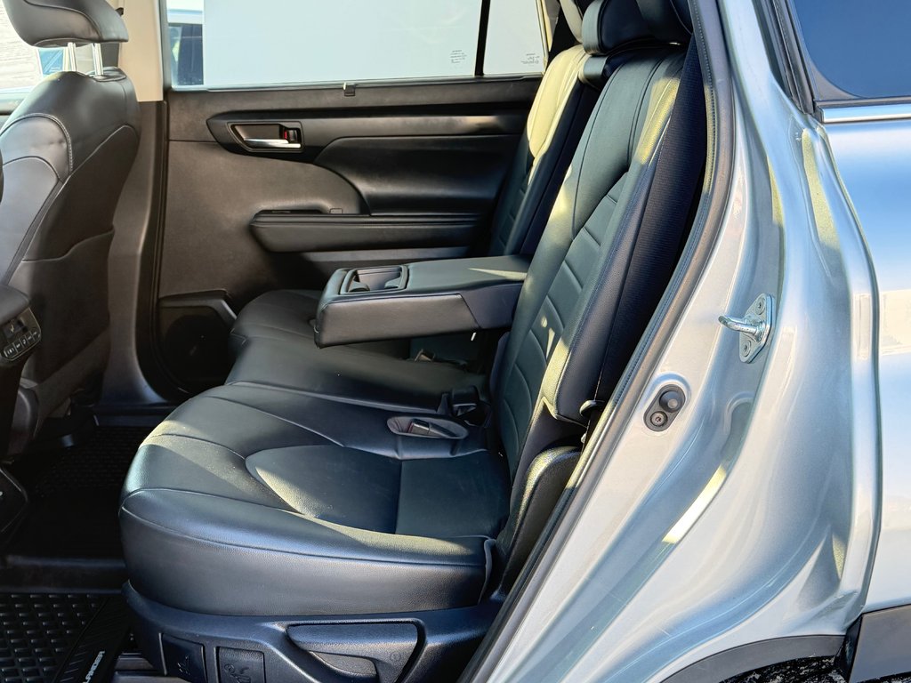 Toyota Highlander XLE AWD / MEILLEUR VUS SUR LA MARCHÉ / 2022 à Thetford Mines, Québec - 57 - w1024h768px