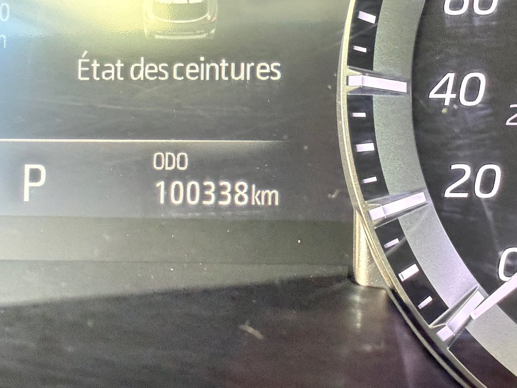 Toyota Highlander XLE AWD / MEILLEUR VUS SUR LA MARCHÉ / 2022 à Thetford Mines, Québec - 40 - w1024h768px