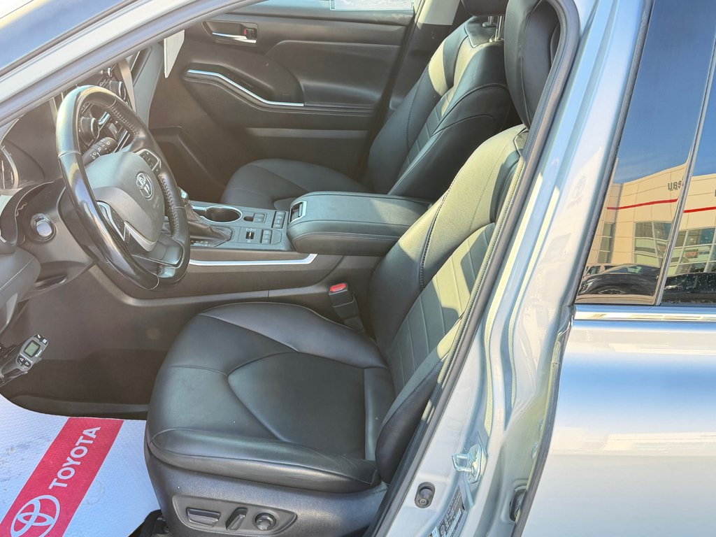 Toyota Highlander XLE AWD / MEILLEUR VUS SUR LA MARCHÉ / 2022 à Thetford Mines, Québec - 29 - w1024h768px