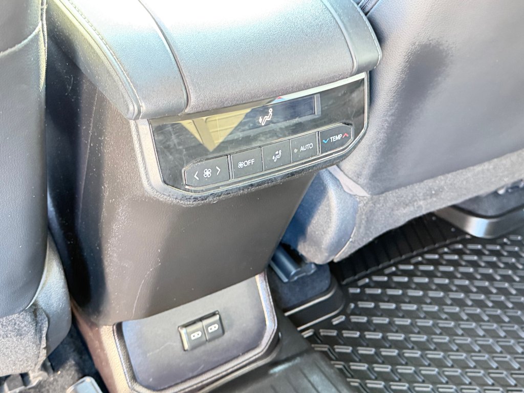 Toyota Highlander XLE AWD / MEILLEUR VUS SUR LA MARCHÉ / 2022 à Thetford Mines, Québec - 58 - w1024h768px