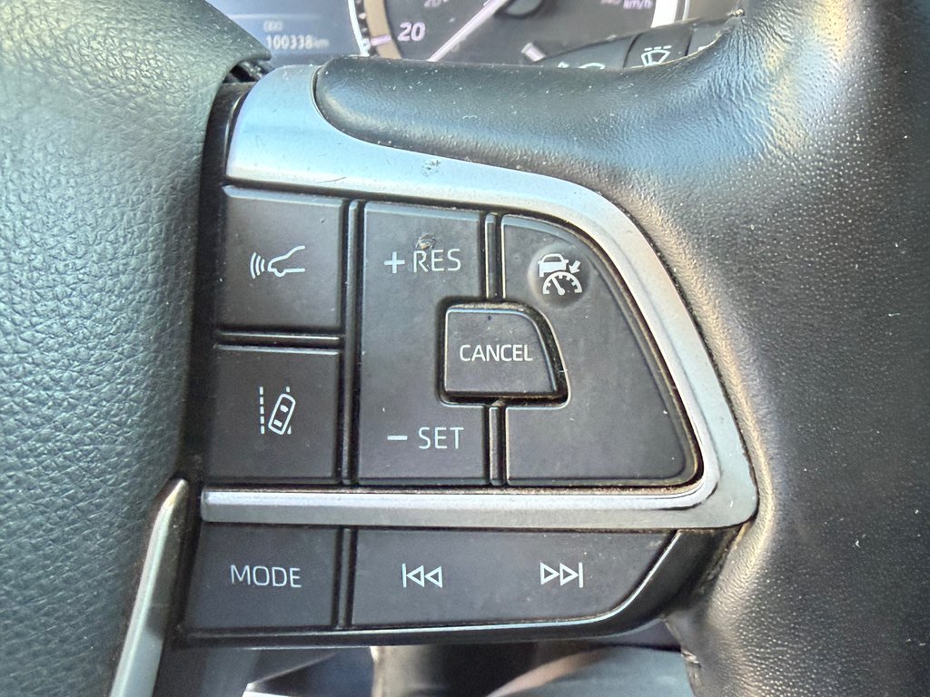 Toyota Highlander XLE AWD / MEILLEUR VUS SUR LA MARCHÉ / 2022 à Thetford Mines, Québec - 38 - w1024h768px