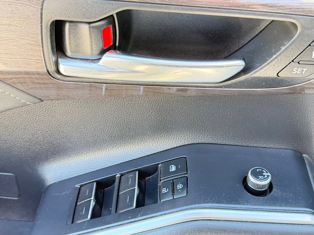2022 Toyota Highlander PLATINUM AWD / LA TOTALE / ÉTAT NEUF / 20.700KM / in Thetford Mines, Quebec - 37 - w1024h768px