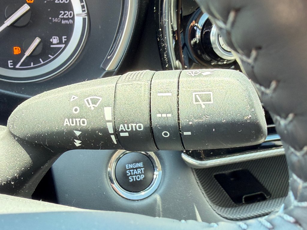 2022 Toyota Highlander PLATINUM AWD / LA TOTALE / ÉTAT NEUF / 20.700KM / in Thetford Mines, Quebec - 50 - w1024h768px