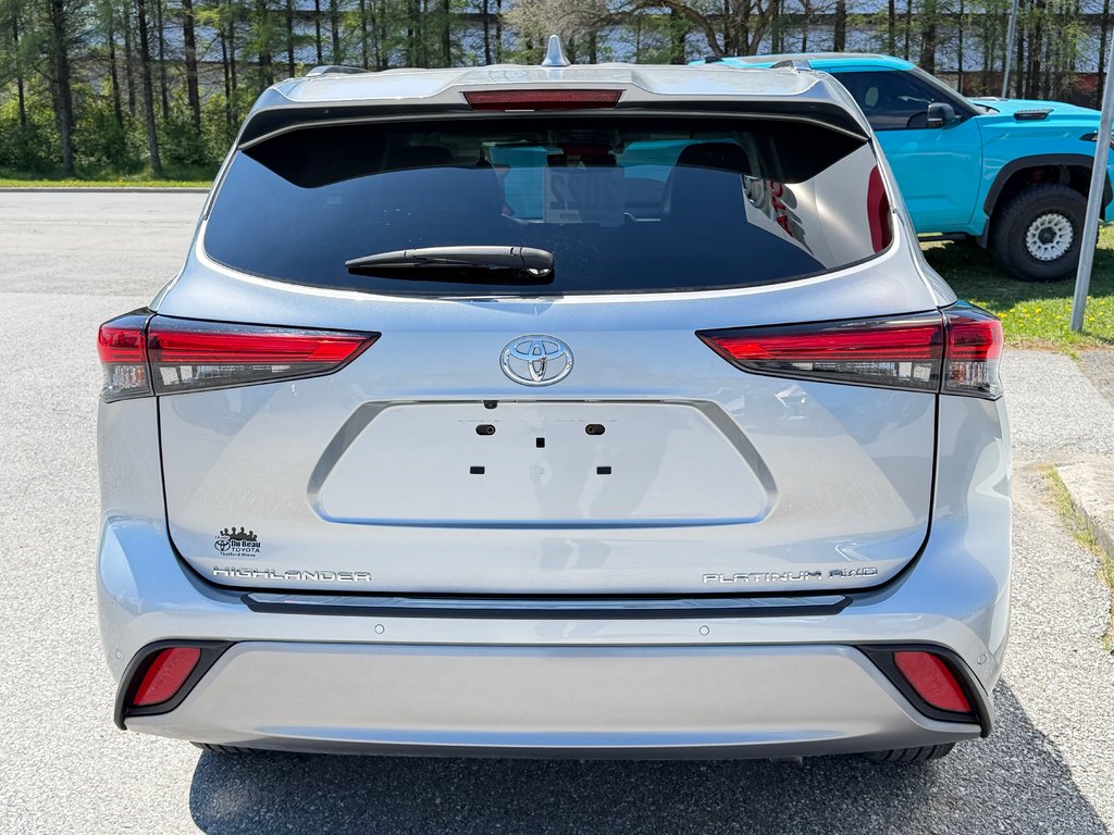 2022 Toyota Highlander PLATINUM AWD / LA TOTALE / ÉTAT NEUF / 20.700KM / in Thetford Mines, Quebec - 7 - w1024h768px