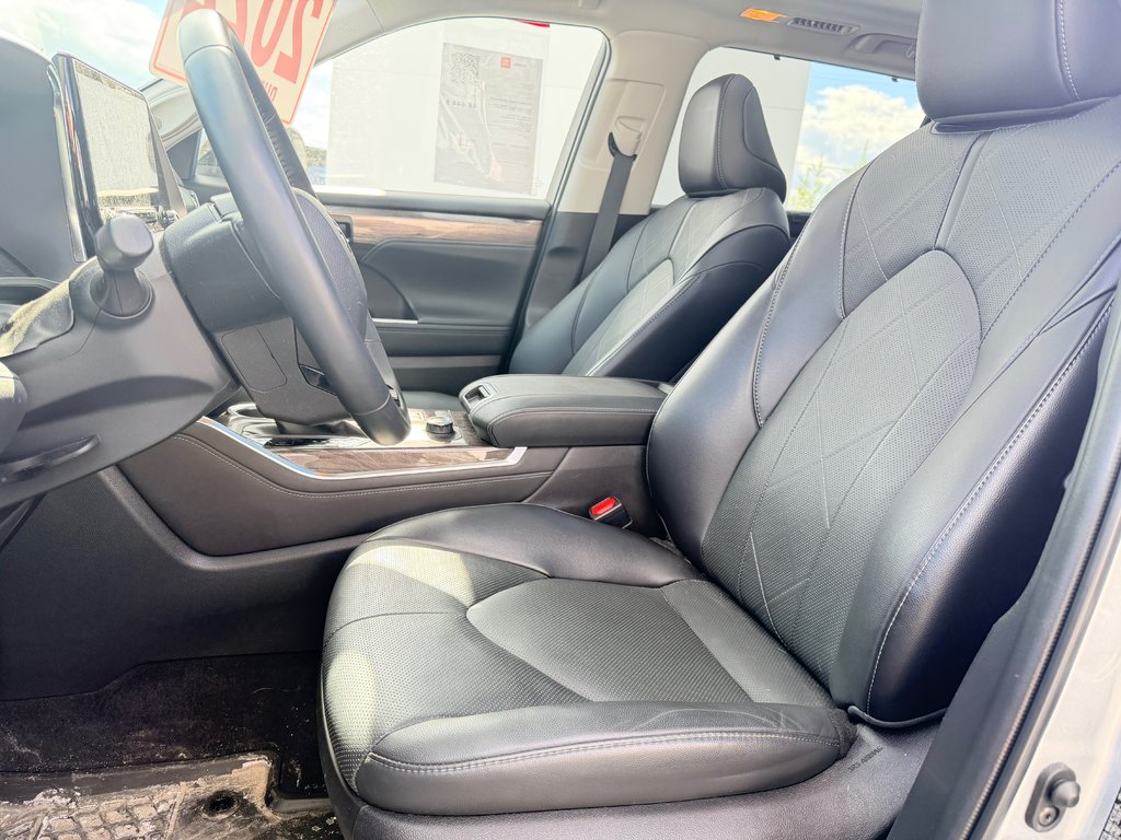 2022 Toyota Highlander ** EN PREPARATION ** PLATINUM AWD / LA TOTALE / ÉTAT NEUF / 20.700KM / in Thetford Mines, Quebec - 9 - w1024h768px