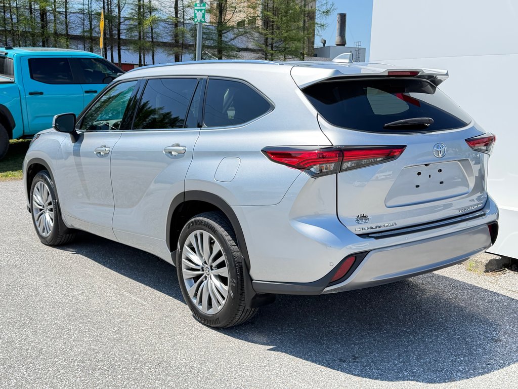 2022 Toyota Highlander PLATINUM AWD / LA TOTALE / ÉTAT NEUF / 20.700KM / in Thetford Mines, Quebec - 8 - w1024h768px