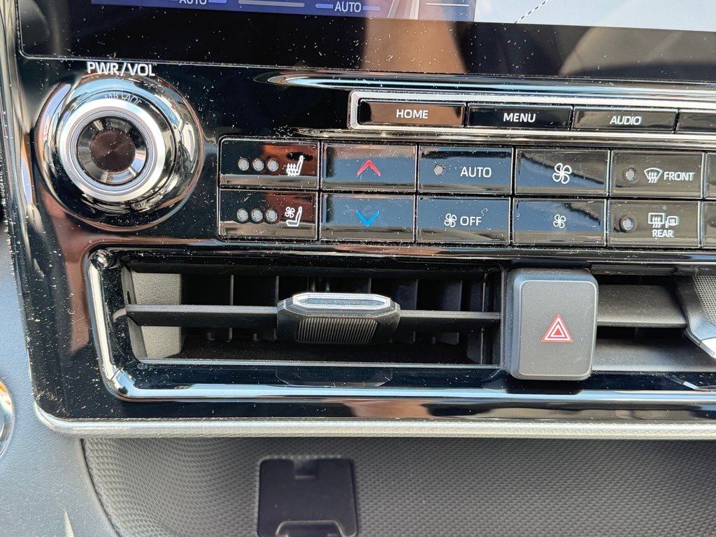 2022 Toyota Highlander PLATINUM AWD / LA TOTALE / ÉTAT NEUF / 20.700KM / in Thetford Mines, Quebec - 55 - w1024h768px