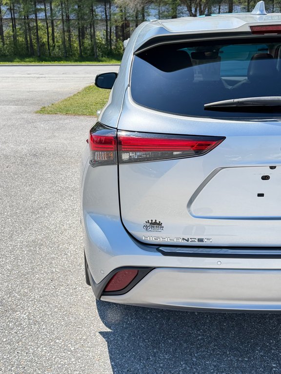 2022 Toyota Highlander PLATINUM AWD / LA TOTALE / ÉTAT NEUF / 20.700KM / in Thetford Mines, Quebec - 26 - w1024h768px