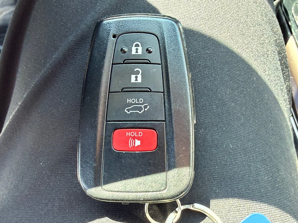 2022 Toyota Highlander PLATINUM AWD / LA TOTALE / ÉTAT NEUF / 20.700KM / in Thetford Mines, Quebec - 68 - w1024h768px