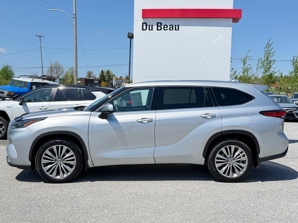 2022 Toyota Highlander PLATINUM AWD / LA TOTALE / ÉTAT NEUF / 20.700KM / in Thetford Mines, Quebec - 9 - w1024h768px