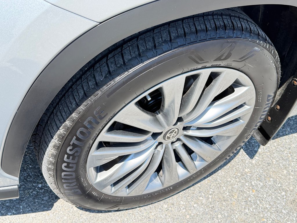 2022 Toyota Highlander PLATINUM AWD / LA TOTALE / ÉTAT NEUF / 20.700KM / in Thetford Mines, Quebec - 18 - w1024h768px