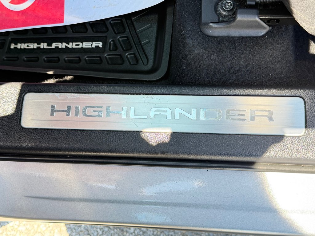 2022 Toyota Highlander PLATINUM AWD / LA TOTALE / ÉTAT NEUF / 20.700KM / in Thetford Mines, Quebec - 41 - w1024h768px
