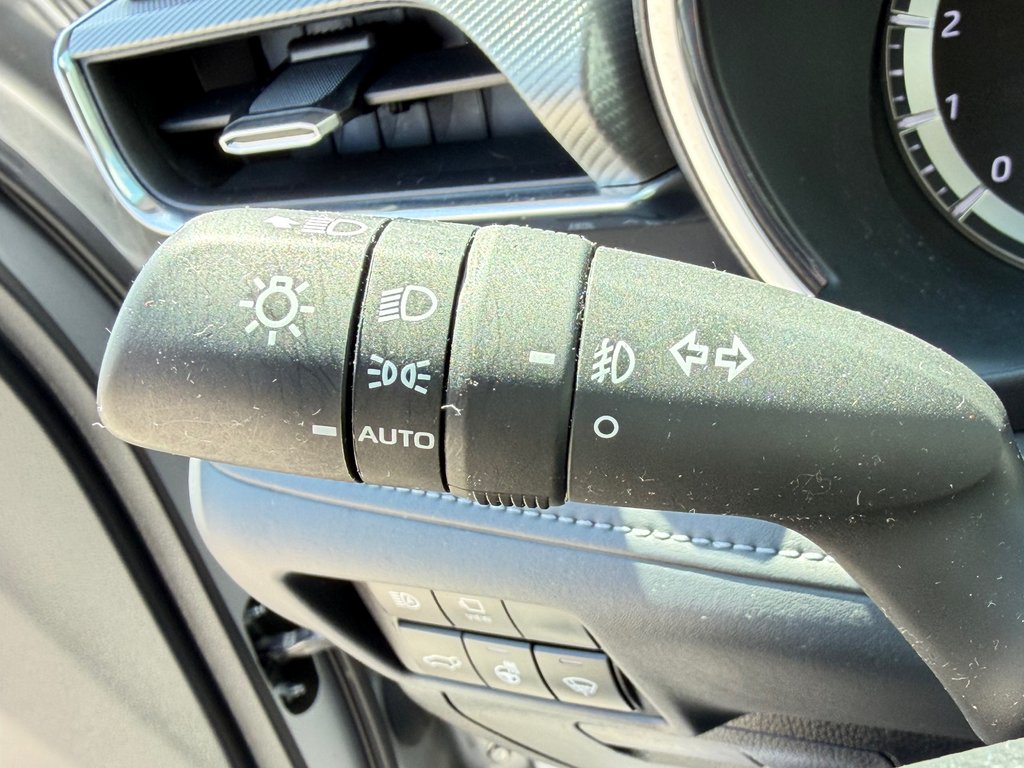 2022 Toyota Highlander PLATINUM AWD / LA TOTALE / ÉTAT NEUF / 20.700KM / in Thetford Mines, Quebec - 48 - w1024h768px