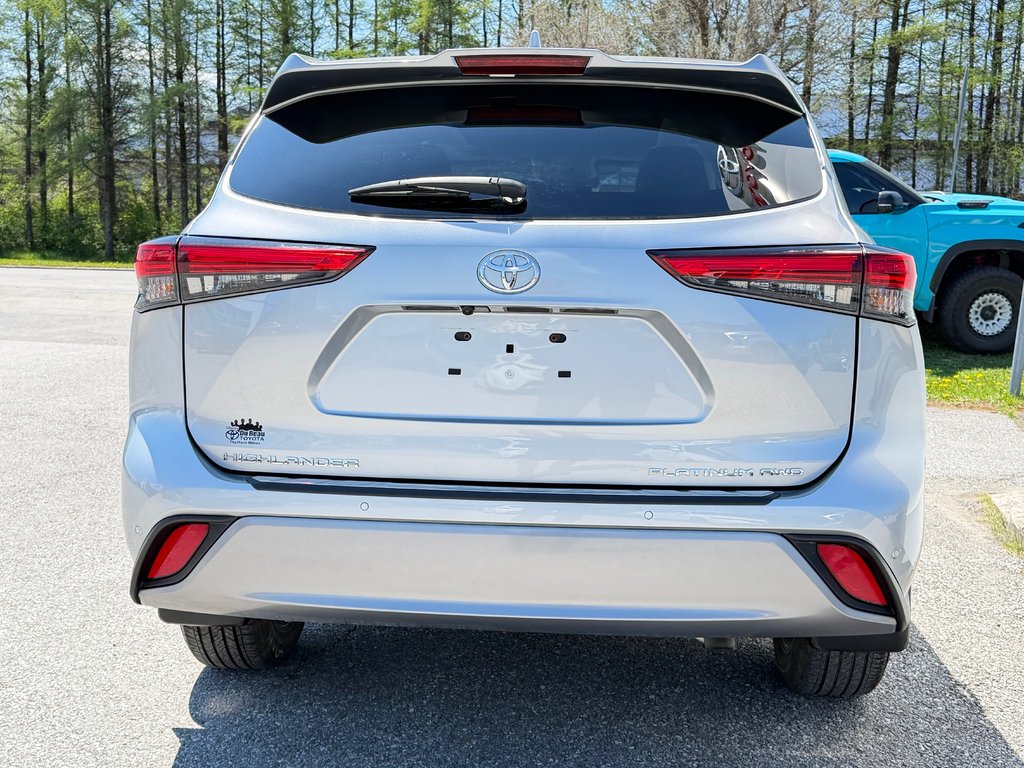 2022 Toyota Highlander PLATINUM AWD / LA TOTALE / ÉTAT NEUF / 20.700KM / in Thetford Mines, Quebec - 34 - w1024h768px