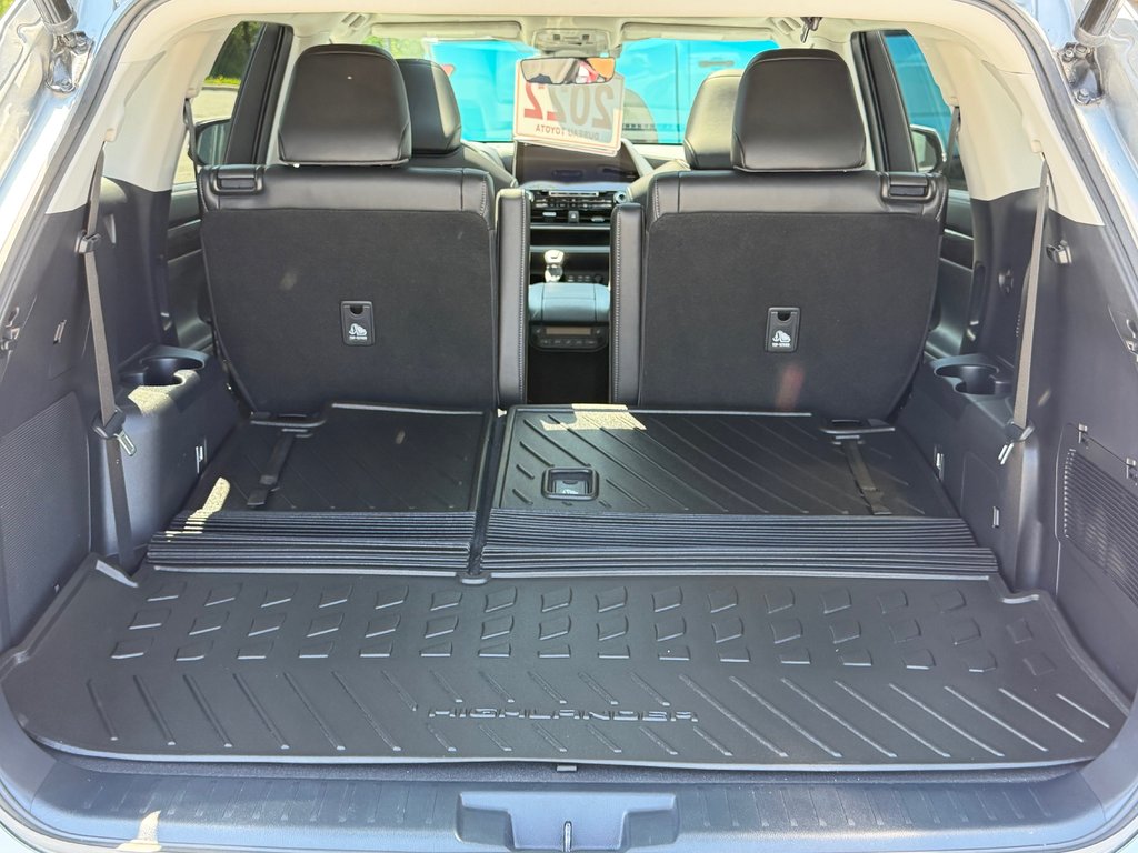 2022 Toyota Highlander PLATINUM AWD / LA TOTALE / ÉTAT NEUF / 20.700KM / in Thetford Mines, Quebec - 80 - w1024h768px