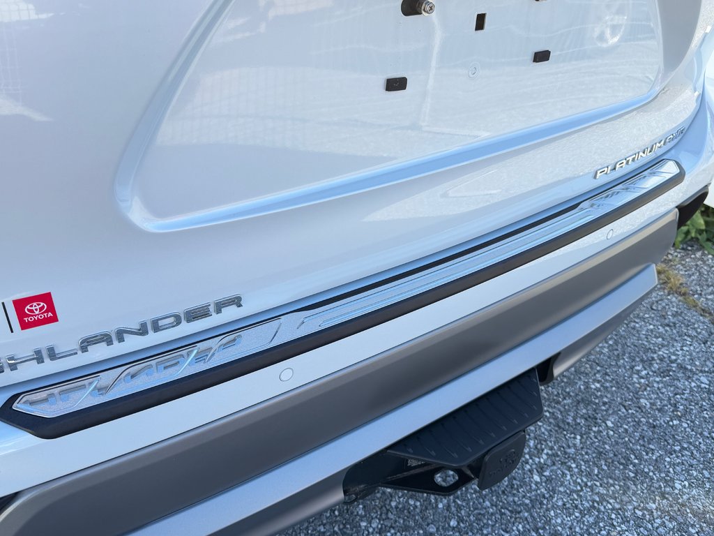 Toyota Highlander PLATINUM AWD / LA TOTALE !!! / PAS SORTI L'HIVER / 2022 à Thetford Mines, Québec - 29 - w1024h768px
