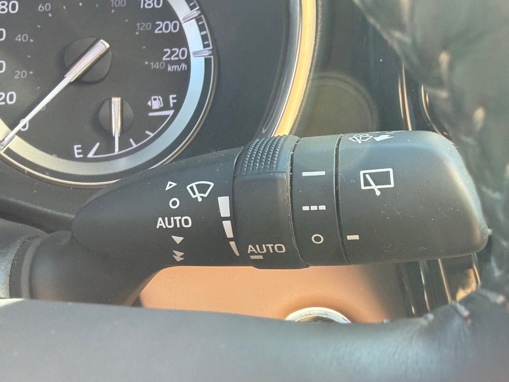 Toyota Highlander PLATINUM AWD / LA TOTALE !!! / PAS SORTI L'HIVER / 2022 à Thetford Mines, Québec - 49 - w1024h768px