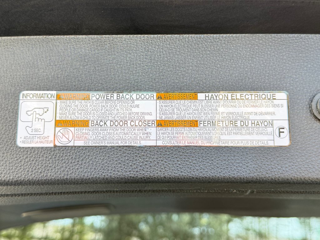 Toyota Highlander PLATINUM AWD / LA TOTALE !!! / PAS SORTI L'HIVER / 2022 à Thetford Mines, Québec - 82 - w1024h768px