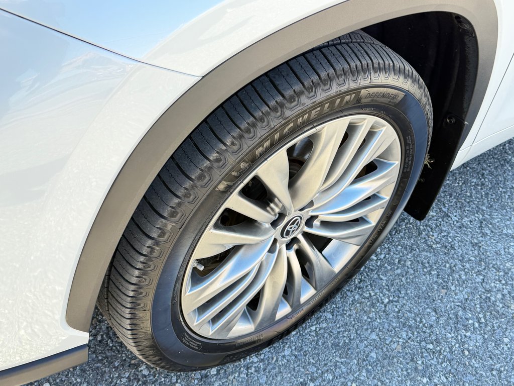 Toyota Highlander PLATINUM AWD / LA TOTALE !!! / PAS SORTI L'HIVER / 2022 à Thetford Mines, Québec - 16 - w1024h768px