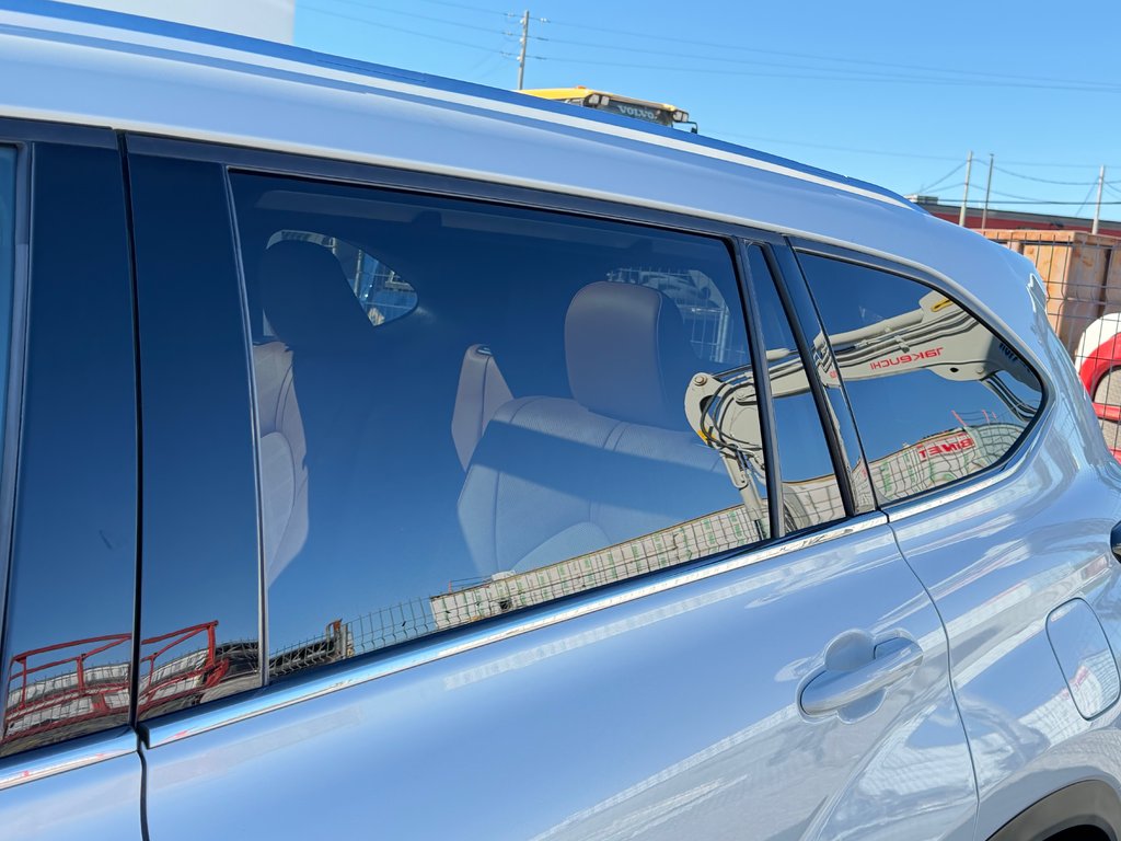 Toyota Highlander PLATINUM AWD / LA TOTALE !!! / PAS SORTI L'HIVER / 2022 à Thetford Mines, Québec - 24 - w1024h768px