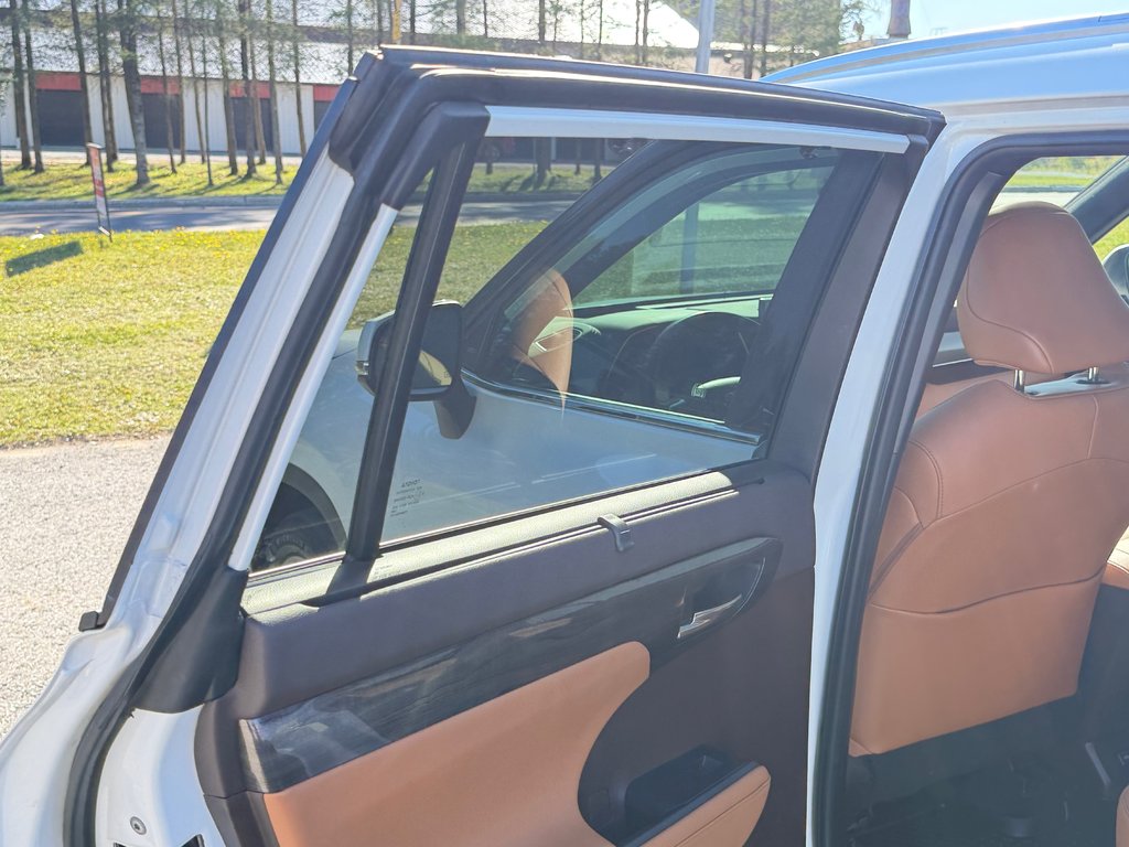 Toyota Highlander PLATINUM AWD / LA TOTALE !!! / PAS SORTI L'HIVER / 2022 à Thetford Mines, Québec - 69 - w1024h768px
