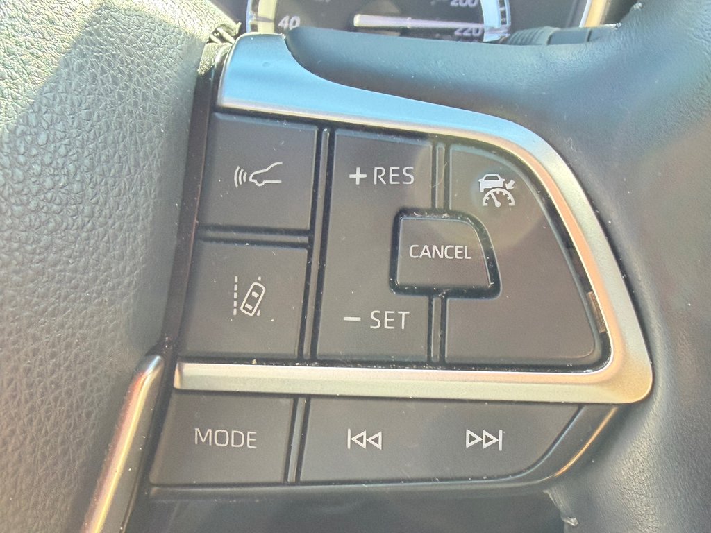 Toyota Highlander PLATINUM AWD / LA TOTALE !!! / PAS SORTI L'HIVER / 2022 à Thetford Mines, Québec - 48 - w1024h768px