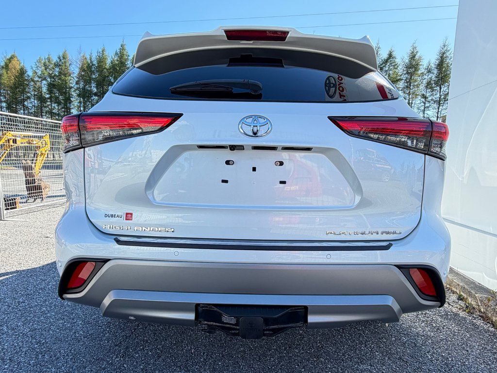 Toyota Highlander PLATINUM AWD / LA TOTALE !!! / PAS SORTI L'HIVER / 2022 à Thetford Mines, Québec - 33 - w1024h768px