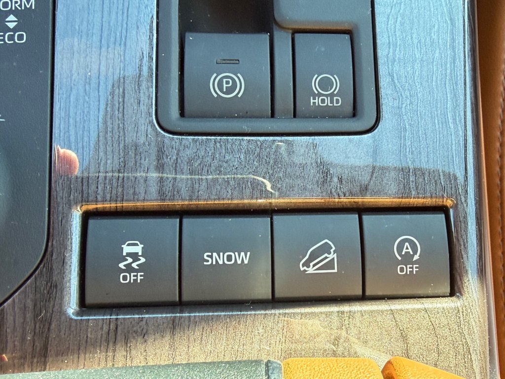 Toyota Highlander PLATINUM AWD / LA TOTALE !!! / PAS SORTI L'HIVER / 2022 à Thetford Mines, Québec - 60 - w1024h768px