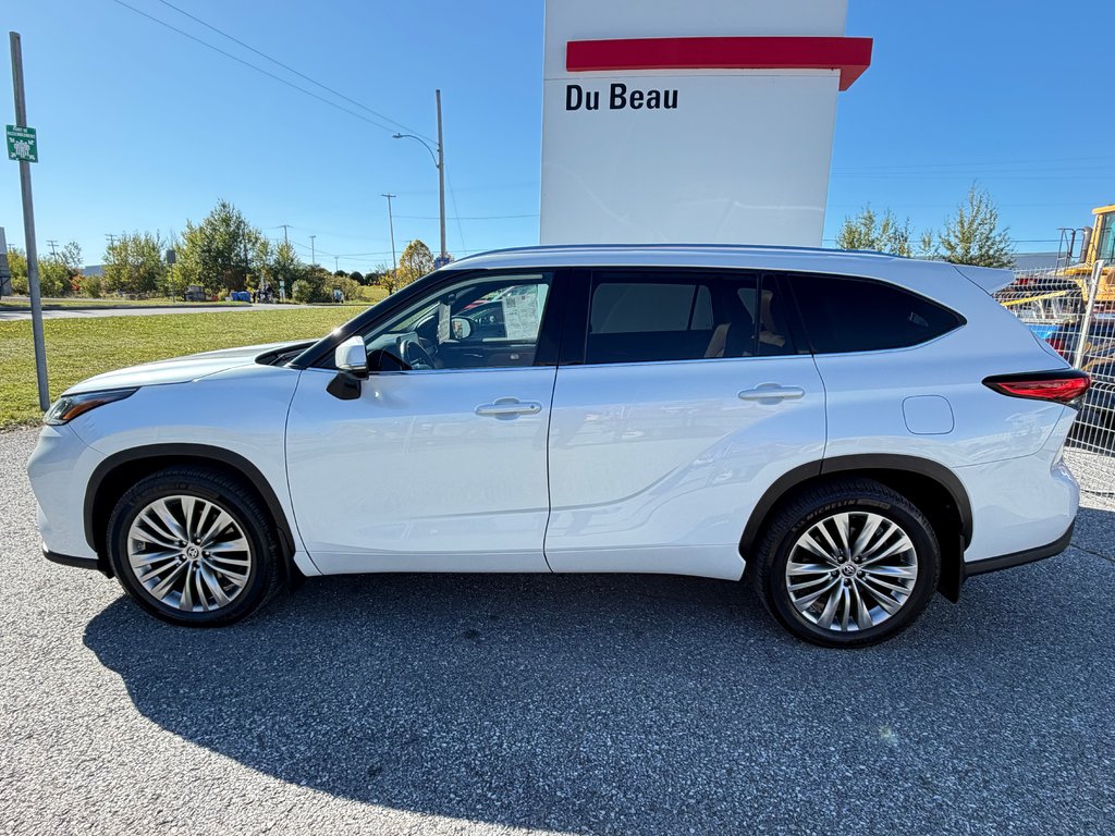 Toyota Highlander PLATINUM AWD / LA TOTALE !!! / PAS SORTI L'HIVER / 2022 à Thetford Mines, Québec - 8 - w1024h768px