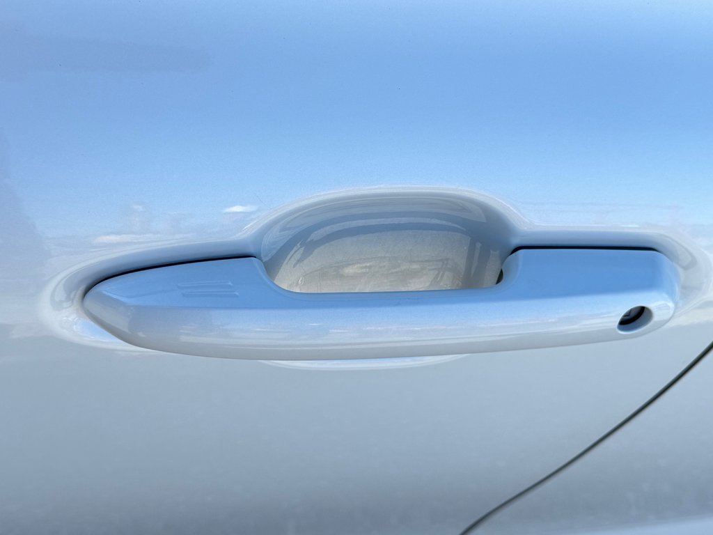 Toyota Highlander PLATINUM AWD / LA TOTALE !!! / PAS SORTI L'HIVER / 2022 à Thetford Mines, Québec - 22 - w1024h768px