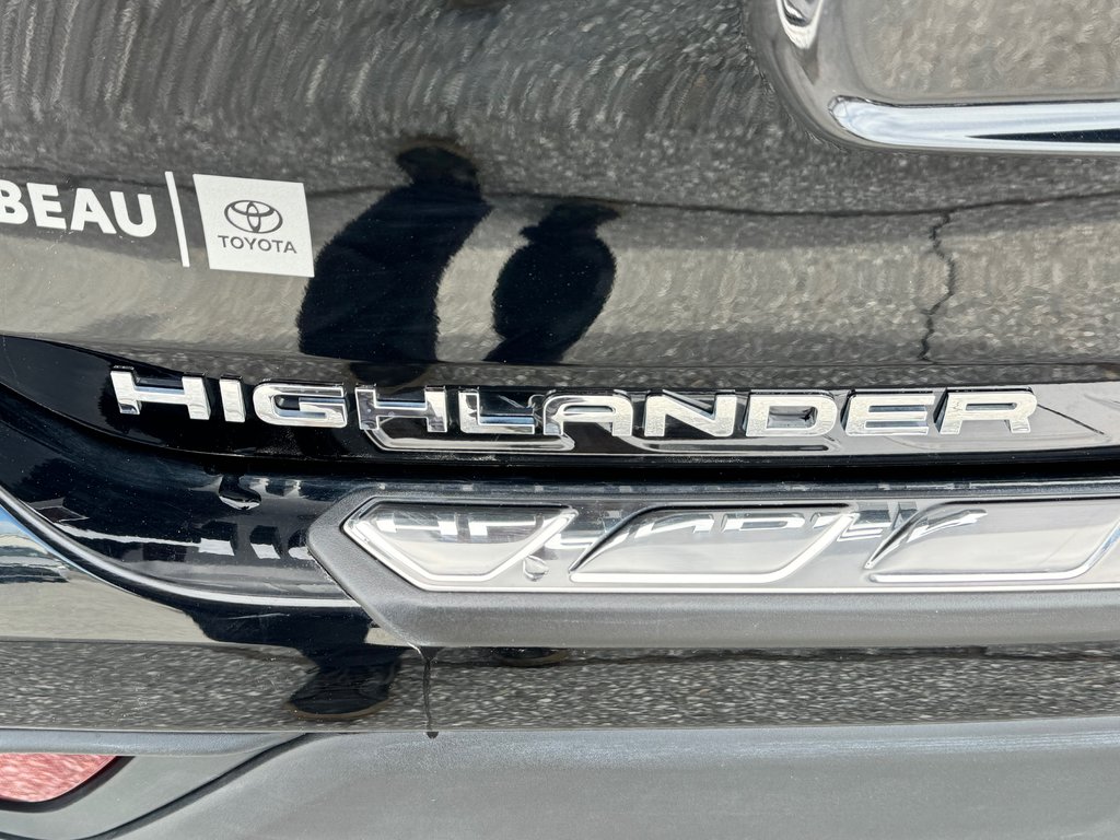 2023  Highlander LE AWD HYBRIDE / PEA 19-04-28 = 100KM / COMME NEUF / A VOIR in Thetford Mines, Quebec - 23 - w1024h768px