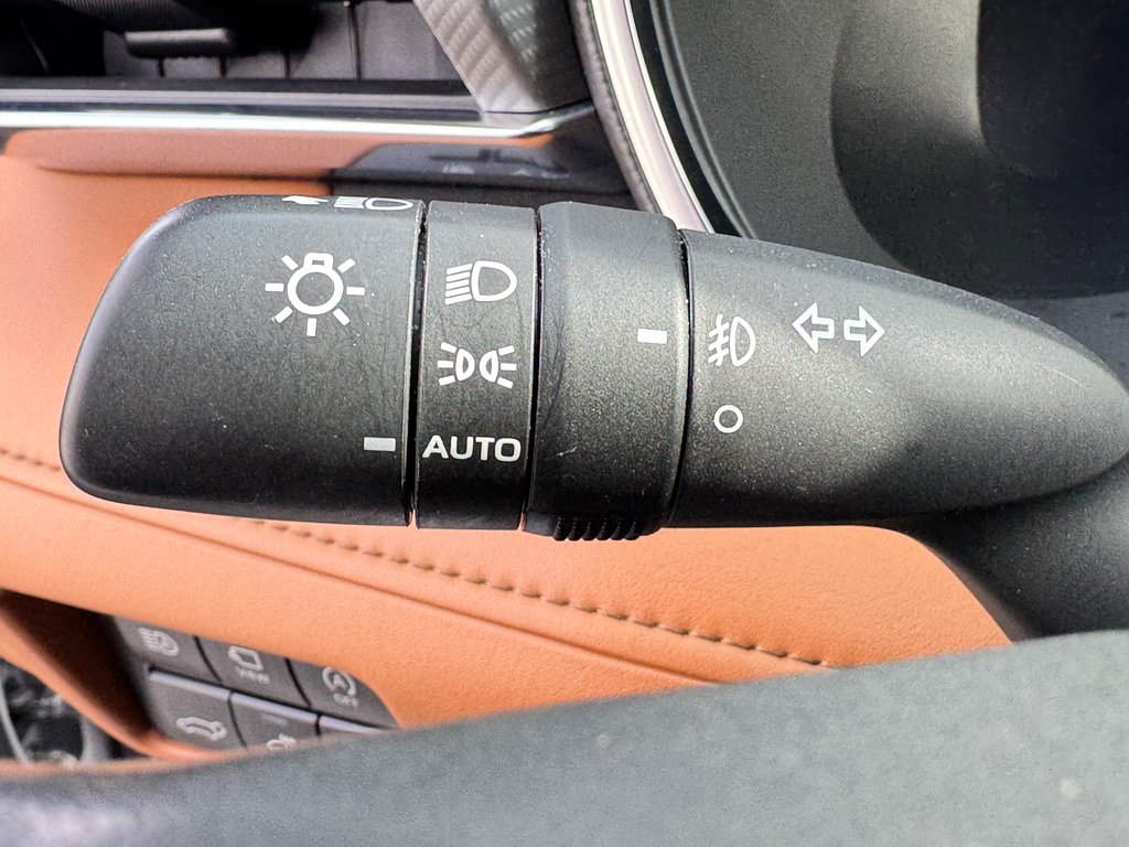 Toyota Highlander PLATINUM / IMPECCABLE / INT: BRUN /1 SEUL PROPR / 2023 à Thetford Mines, Québec - 42 - w1024h768px