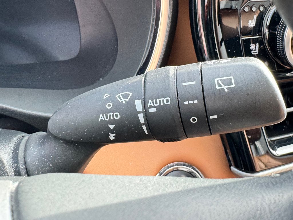 Toyota Highlander PLATINUM / IMPECCABLE / INT: BRUN /1 SEUL PROPR / 2023 à Thetford Mines, Québec - 44 - w1024h768px