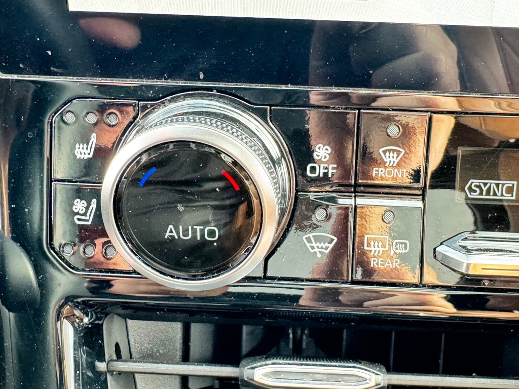 Toyota Highlander PLATINUM / IMPECCABLE / INT: BRUN /1 SEUL PROPR / 2023 à Thetford Mines, Québec - 48 - w1024h768px