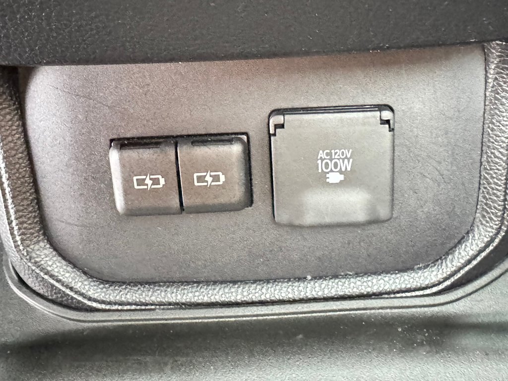 Toyota Highlander PLATINUM / IMPECCABLE / INT: BRUN /1 SEUL PROPR / 2023 à Thetford Mines, Québec - 69 - w1024h768px