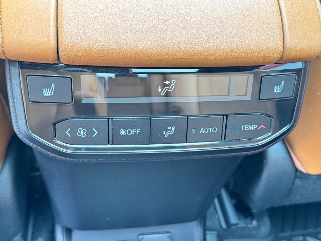 Toyota Highlander PLATINUM / IMPECCABLE / INT: BRUN /1 SEUL PROPR / 2023 à Thetford Mines, Québec - 68 - w1024h768px