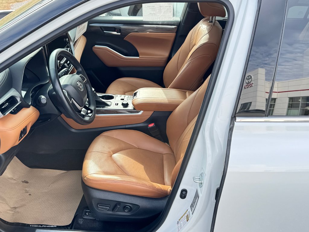 Toyota Highlander PLATINUM / IMPECCABLE / INT: BRUN /1 SEUL PROPR / 2023 à Thetford Mines, Québec - 33 - w1024h768px
