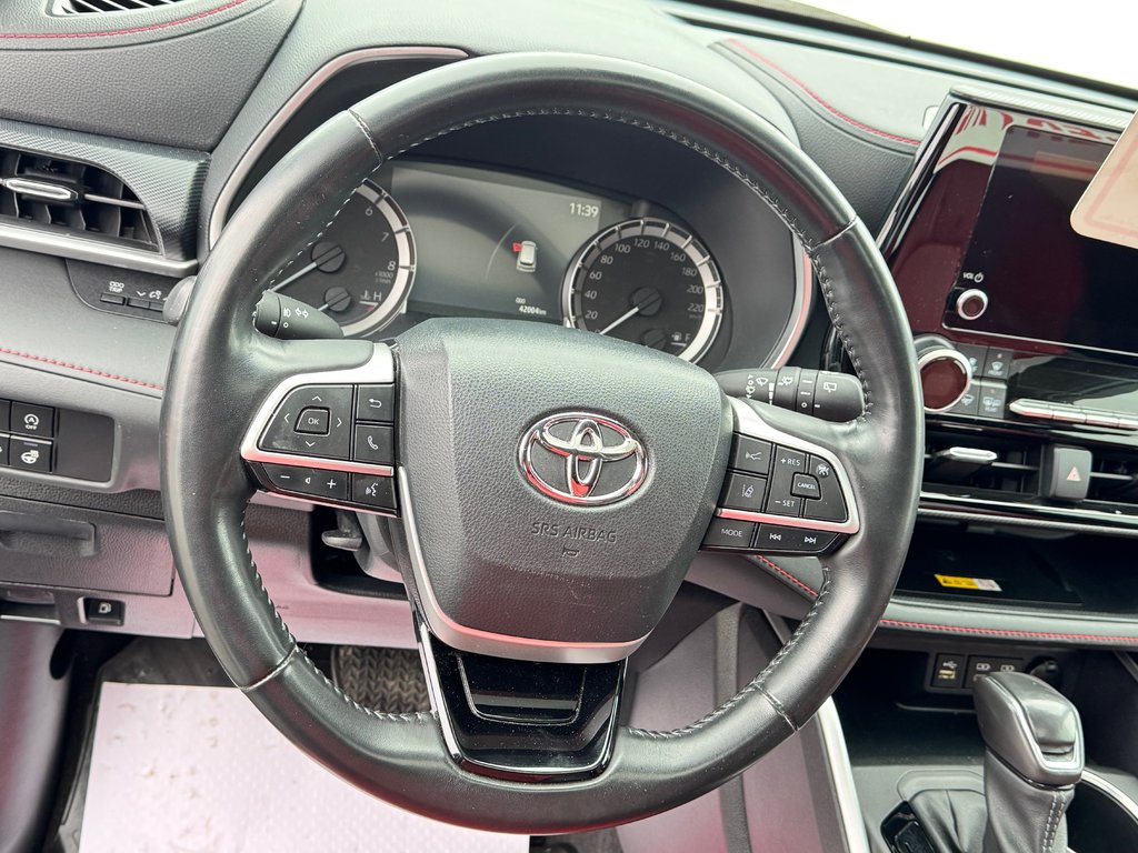 Toyota Highlander XSE / JAMAIS ACCIDENTÉ  / ATT. REMORQUE TOYOTA 2023 à Thetford Mines, Québec - 35 - w1024h768px
