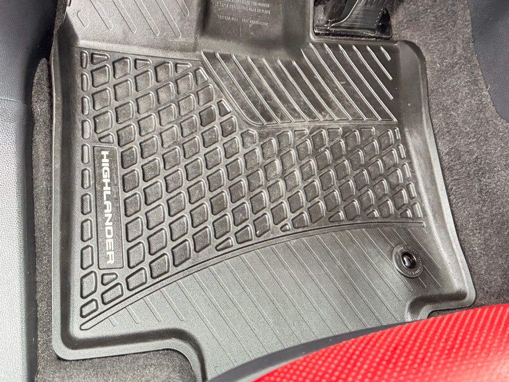 Toyota Highlander XSE / JAMAIS ACCIDENTÉ  / ATT. REMORQUE TOYOTA 2023 à Thetford Mines, Québec - 36 - w1024h768px