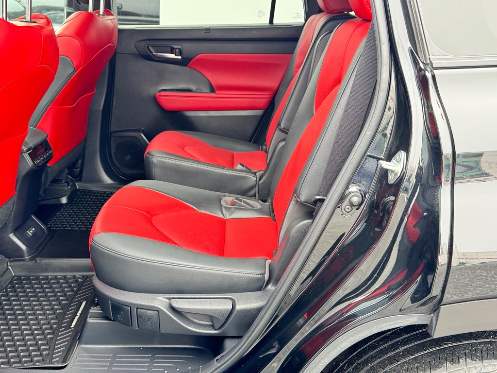 Toyota Highlander XSE / JAMAIS ACCIDENTÉ  / ATT. REMORQUE TOYOTA 2023 à Thetford Mines, Québec - 59 - w1024h768px