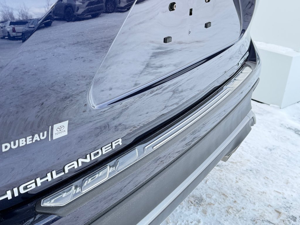 2023 Toyota Highlander XSE / 7 PASSAGERS / PRIX IMBATTABLE / SUPER LOOK / in Thetford Mines, Quebec - 25 - w1024h768px
