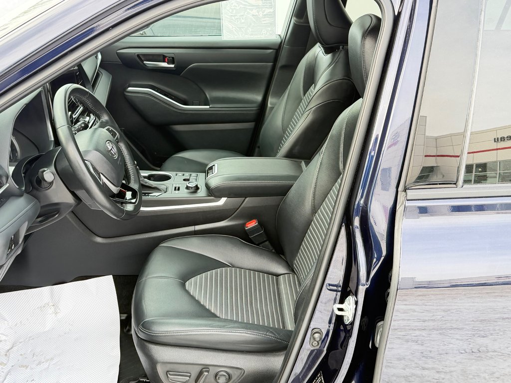 2023 Toyota Highlander XSE / 7 PASSAGERS / PRIX IMBATTABLE / SUPER LOOK / in Thetford Mines, Quebec - 29 - w1024h768px