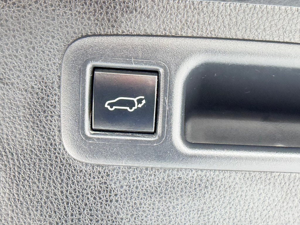 2023 Toyota Highlander XSE / 7 PASSAGERS / PRIX IMBATTABLE / SUPER LOOK / in Thetford Mines, Quebec - 65 - w1024h768px