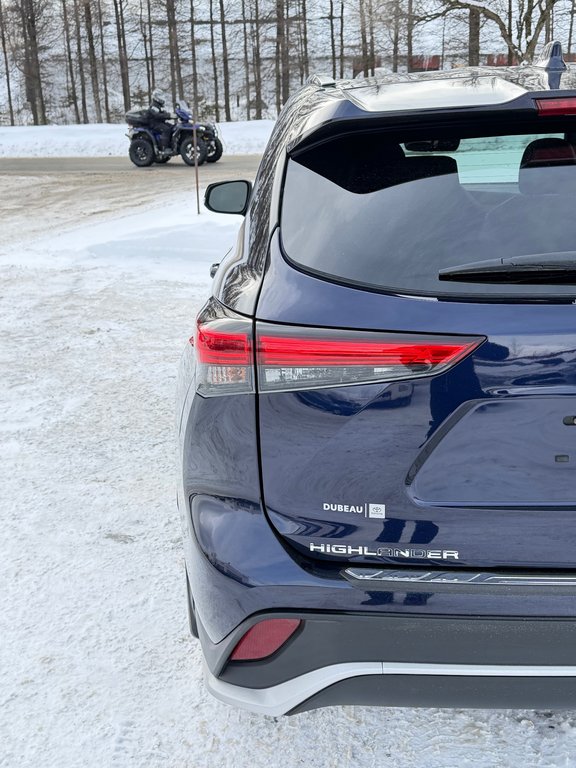 2023 Toyota Highlander XSE / 7 PASSAGERS / PRIX IMBATTABLE / SUPER LOOK / in Thetford Mines, Quebec - 21 - w1024h768px